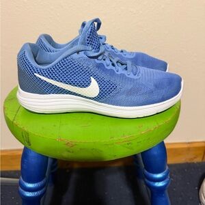 Nike Blue Mesh Athletic Shoes